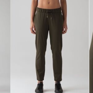 Lululemon olive green on the fly. B2